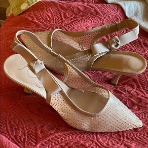 Sugar NWOB Tan Elegant Rhinestone Sparkle Slingback 3”Heels Bow Accent Strap